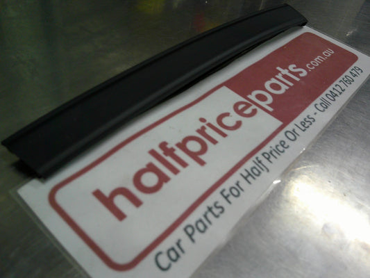 Holden CG Captiva Sport Front Right Hand Roof Moulding New Part