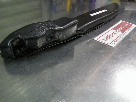 Holden CG5 Captiva Maxx Genuine Front Right Hand Door Pillar Insulator New Part.