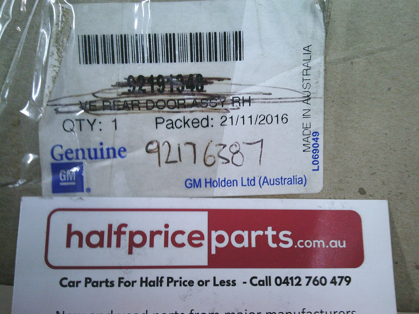 Holden VE Commodore Genuine Right Hand Rear Door Window Garnish New Part
