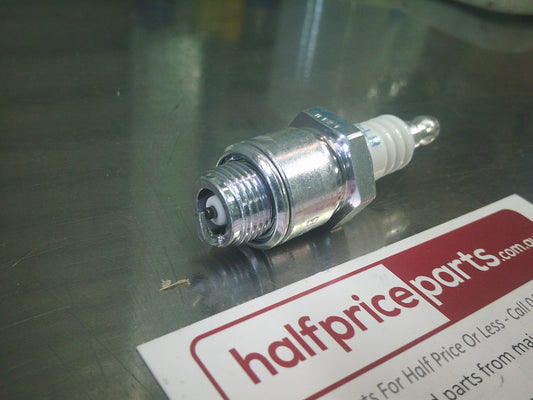 NGK Compact Spark Plug Suits Briggs And Stratton/John Deere/Honda