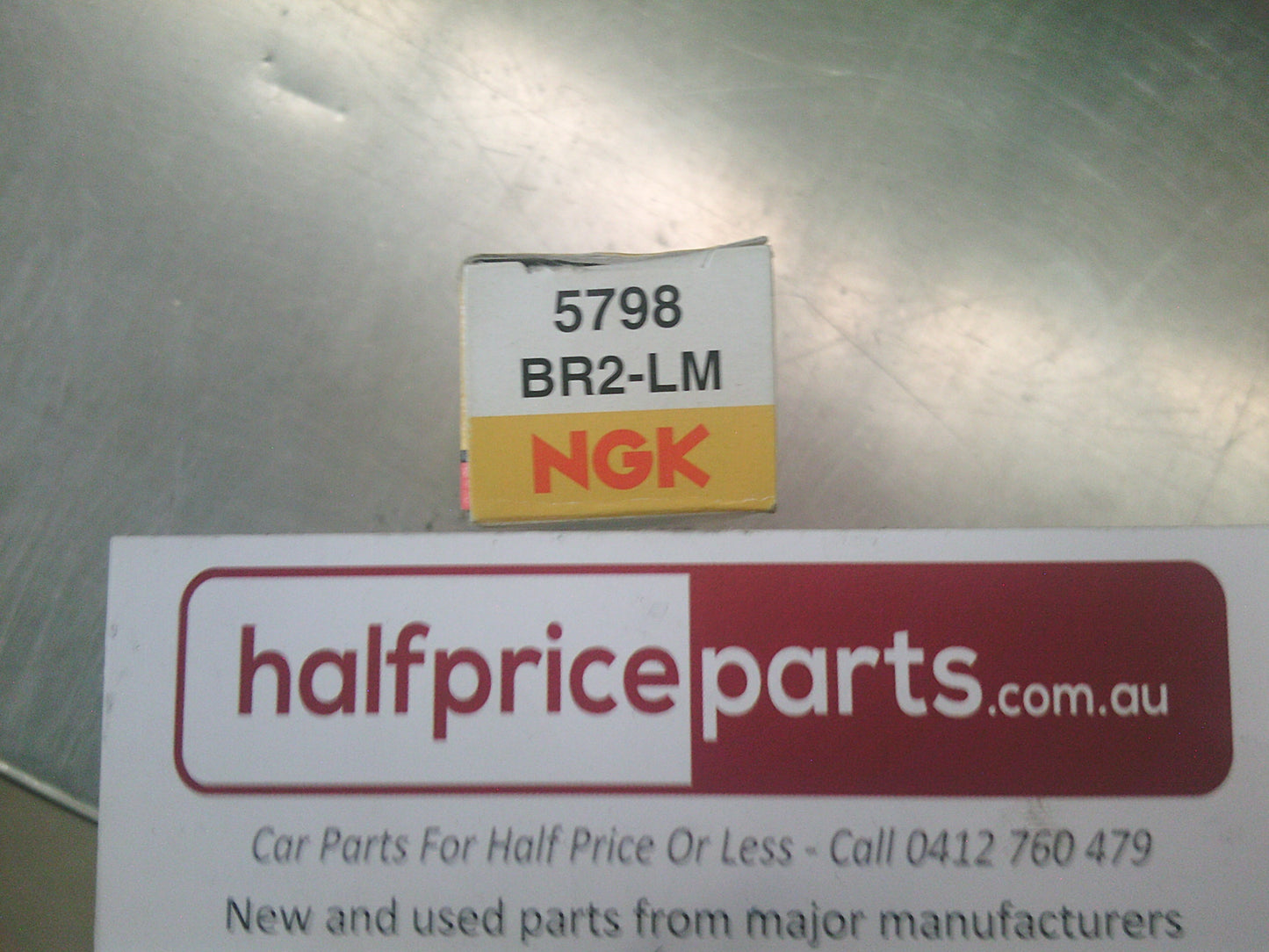 NGK Compact Spark Plug Suits Briggs And Stratton/John Deere/Honda