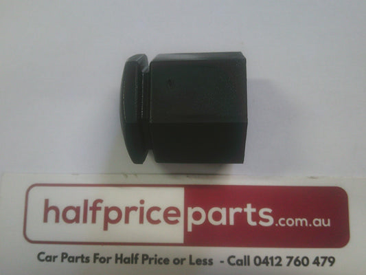 Holden VN/VS/VT/VX/VY/VZ/VE Commodore Genuine Wheel Nut Cap New Part