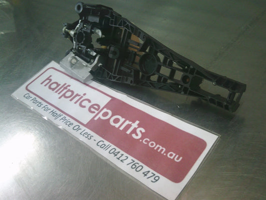 Holden Insignia/Cruze/Malibu Genuine Right Hand Rear Outside Door Handle Bracket New Part