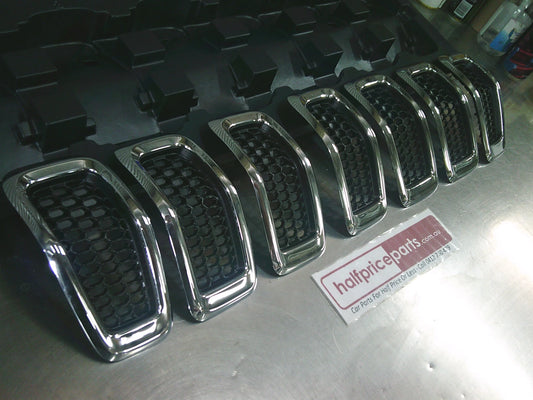 Jeep Cherokee KL Genuine Front Grille Set Chrome And Black New Part