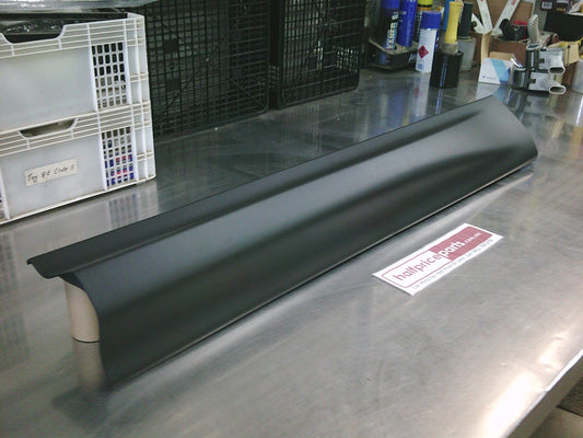 Land Rover Range Rover Sport Genuine Right Hand Front Bottom Door Moulding - New Part