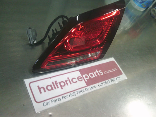 Holden VF Series 2 Commodore/SS/SSV/Calais Genuine Right Hand Inner Boot Light New Part