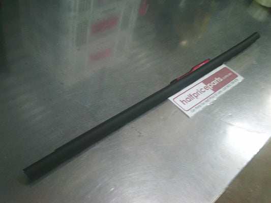 Holden VT/VX/VY/VZ Commodore SS/S/Exec Genuine Right Hand Front Outer Door Weather Strip Belt (All Black) New Part