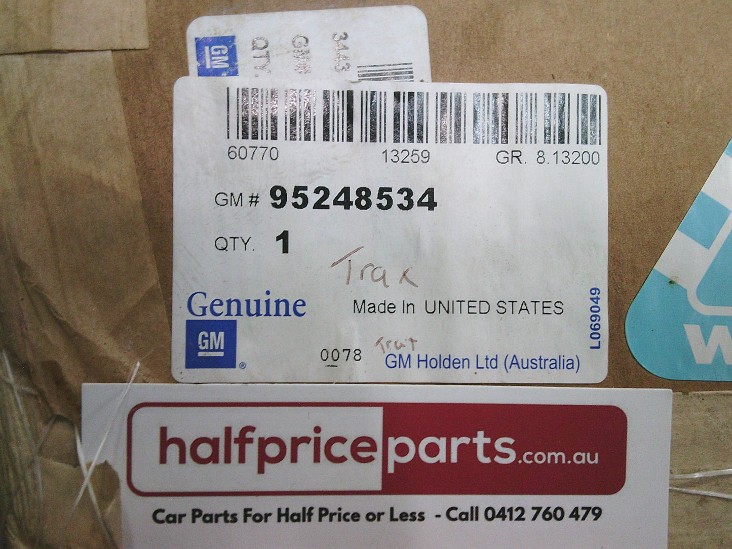 Holden Trax Genuine Black Stripe Roof/Bonnet Decal Kit (Black With Out Sun Roof) New Part