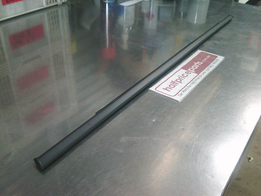 Holden Cruze Genuine Right Hand Rear Door Side Outer Window Moulding New Part