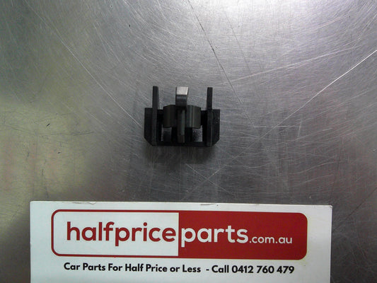 Holden Astra PJ/J Genuine Front Windscreen Side Moulding Clip New Part
