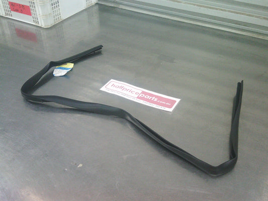 Holden JH/JG Cruze Genuine Right Hand Front Lower Center Pillar Weatherstrip New Part