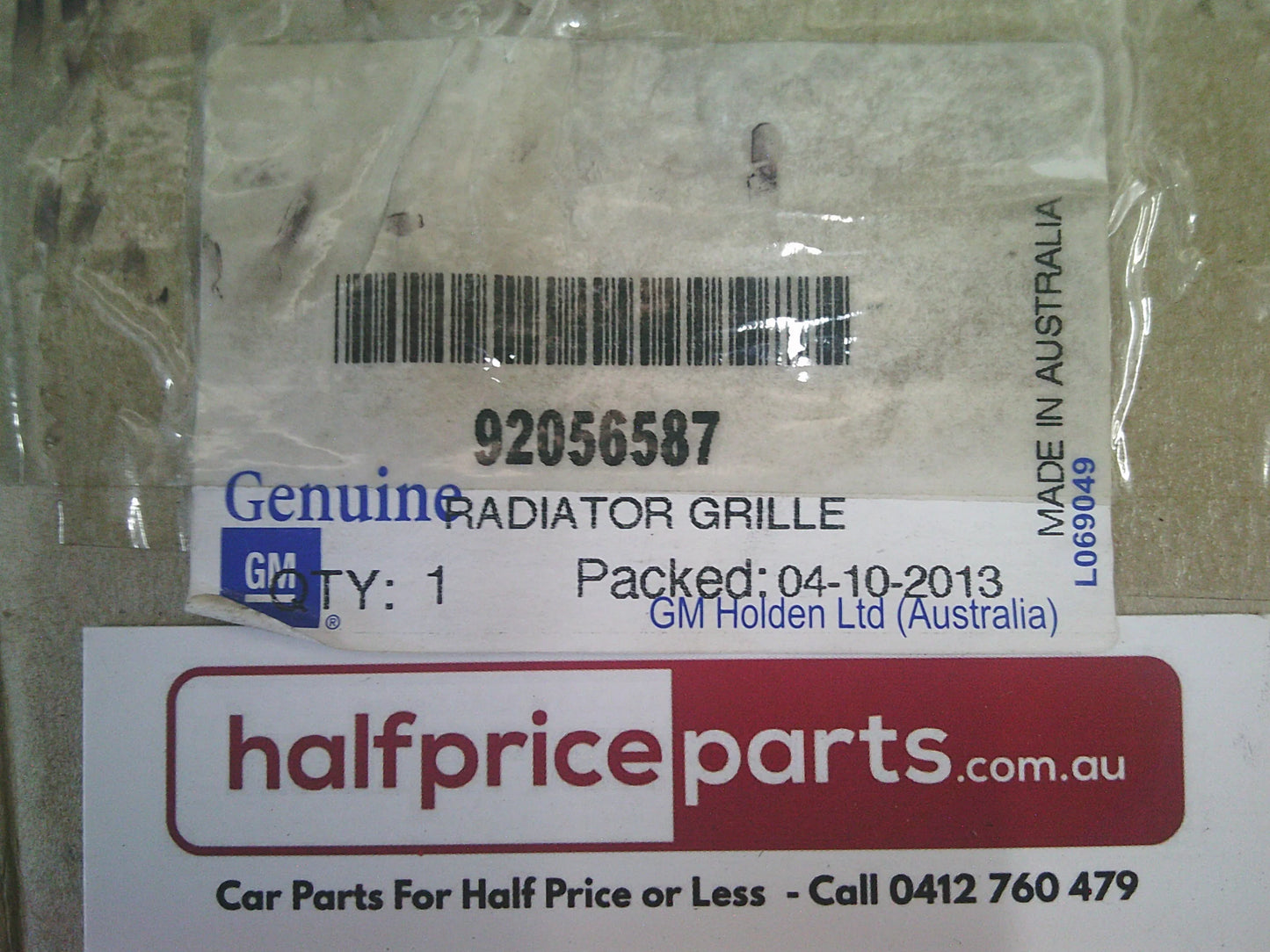 Holden JR/JS Vectra Genuine Front Radiator Grille New Part