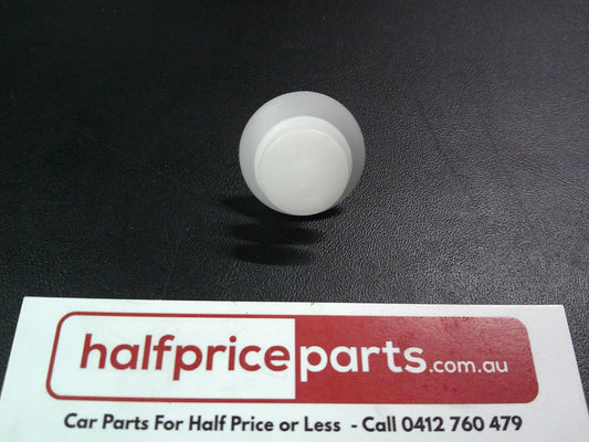 Holden VE Commodore/WM Statesman Genuine Vent Cowl Panel Retainer New Part