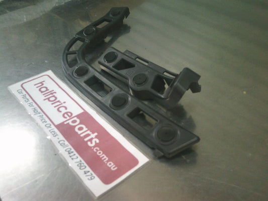 Holden Trail Blazer Genuine Left Hand Rear Bumper Fascia Guide Bracket New Part
