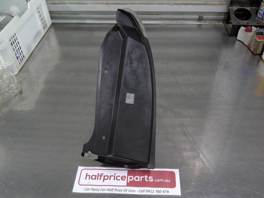 Holden VZ Commodore Ute Genuine Left Hand Rear Tail Light Housing Dust Cover New Part