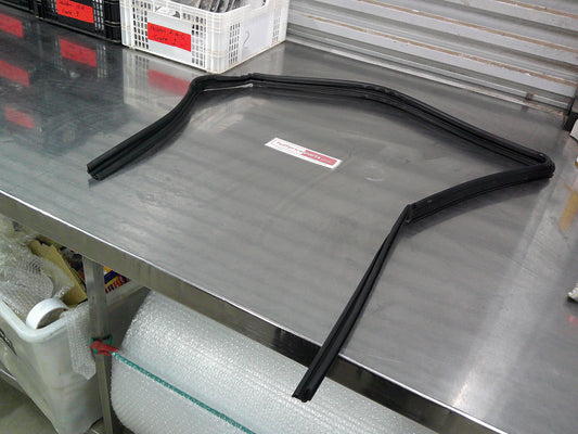 Holden YG Cruze Genuine Right Hand Front Door Glass Run New Part