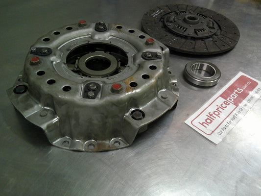 Isuzu SBR Series 12/Mitsubishi Fuso Genuine Clutch Kit With Bearing New Part