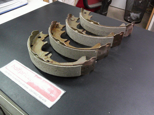 Bonded Brake Shoes Suits Toyota 80/70 Series Landcruiser/ 90/120 Series Prado New Part