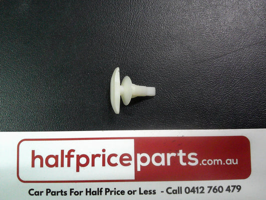 Holden RG Colorado/Trailblazer Genuine Front Weatherstrip Clip New Part