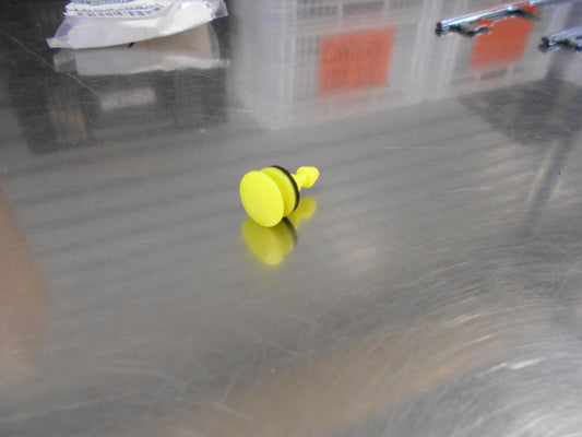 Nissan NP300 Navara Genuine Guard Clip New Part