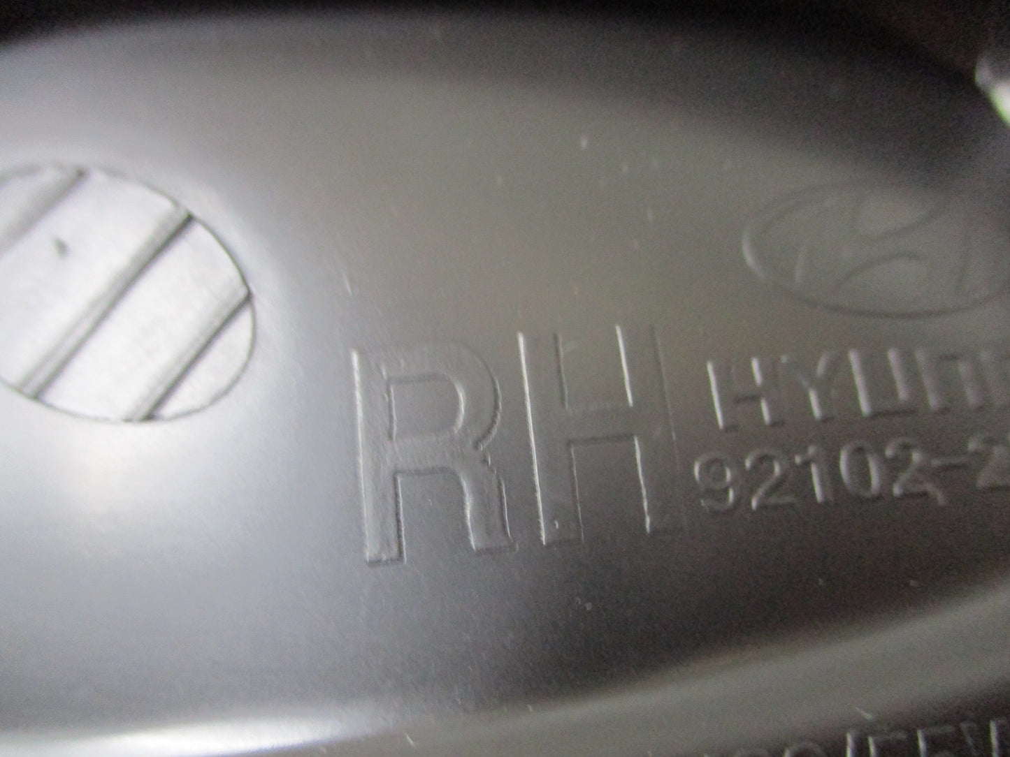 Hyundai Tuscon Genuine Right Hand Front Headlight (Drivers)New Part