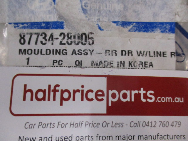 Hyundai Elantra Genuine Right Hand Rear Door Waist Line Moulding New Part