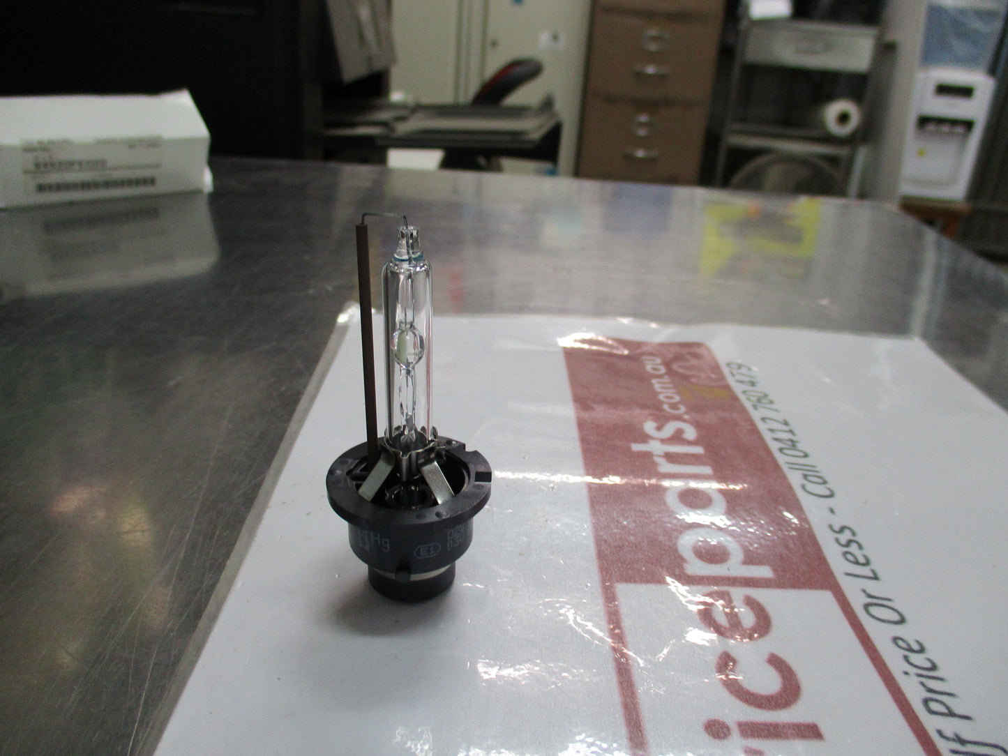 Subaru STI/WRX/Impreza Genuine Philips D2S Xenon Headlight HID Bulb New Part