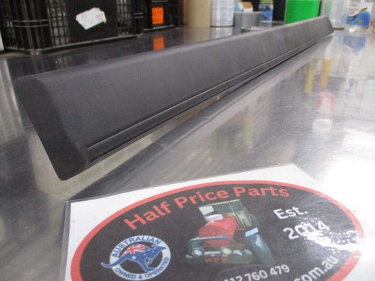 Hyundai Elantra Genuine Right Hand Front Door Moulding New Part