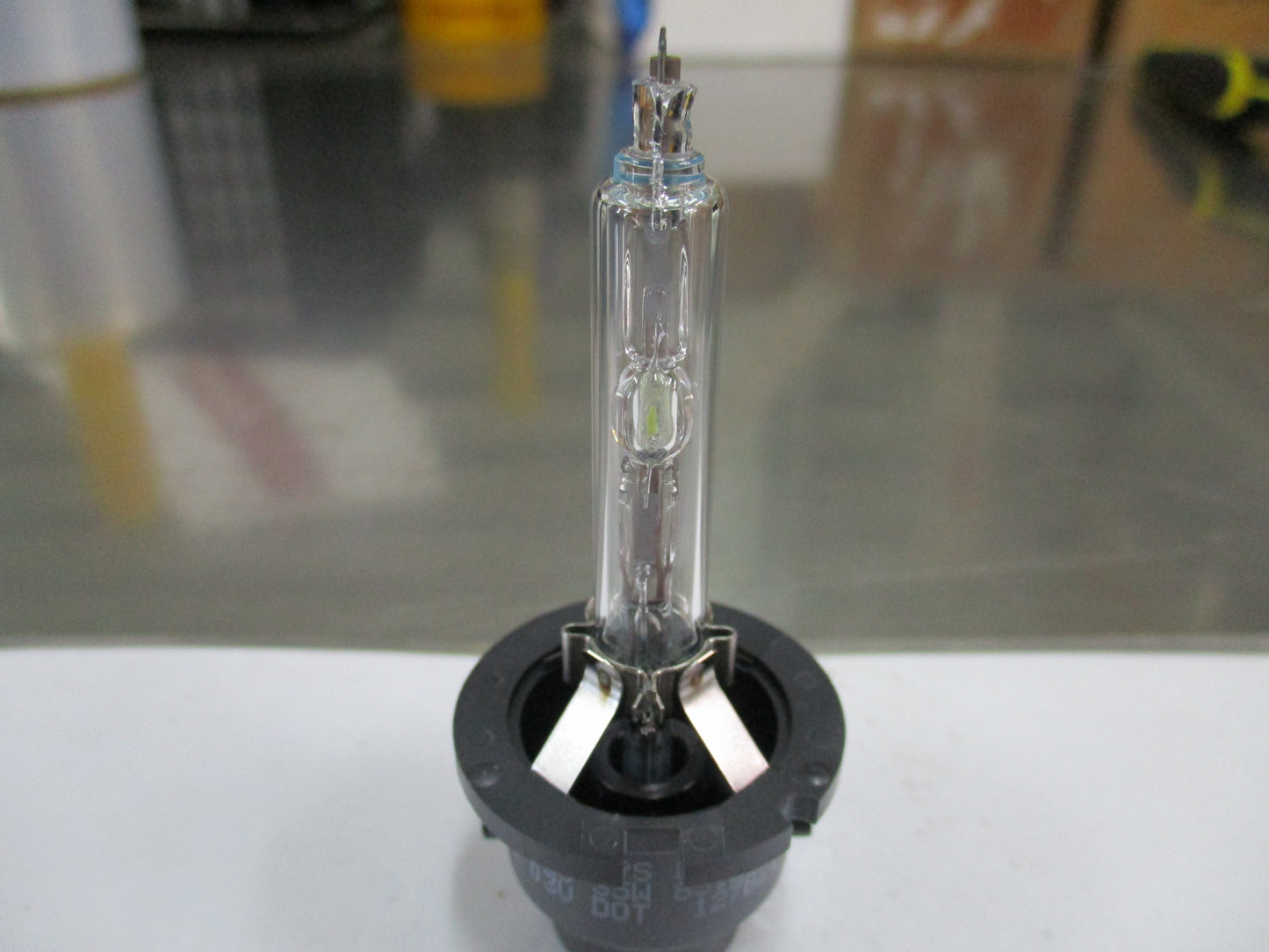 Subaru STI/WRX/Impreza Genuine Philips D2S Xenon Headlight HID Bulb New Part