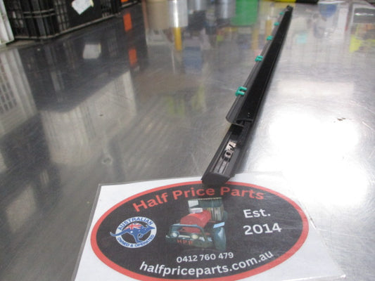 Hyundai Elantra Genuine Left Hand Rear Door Outer Weatherstrip New Part