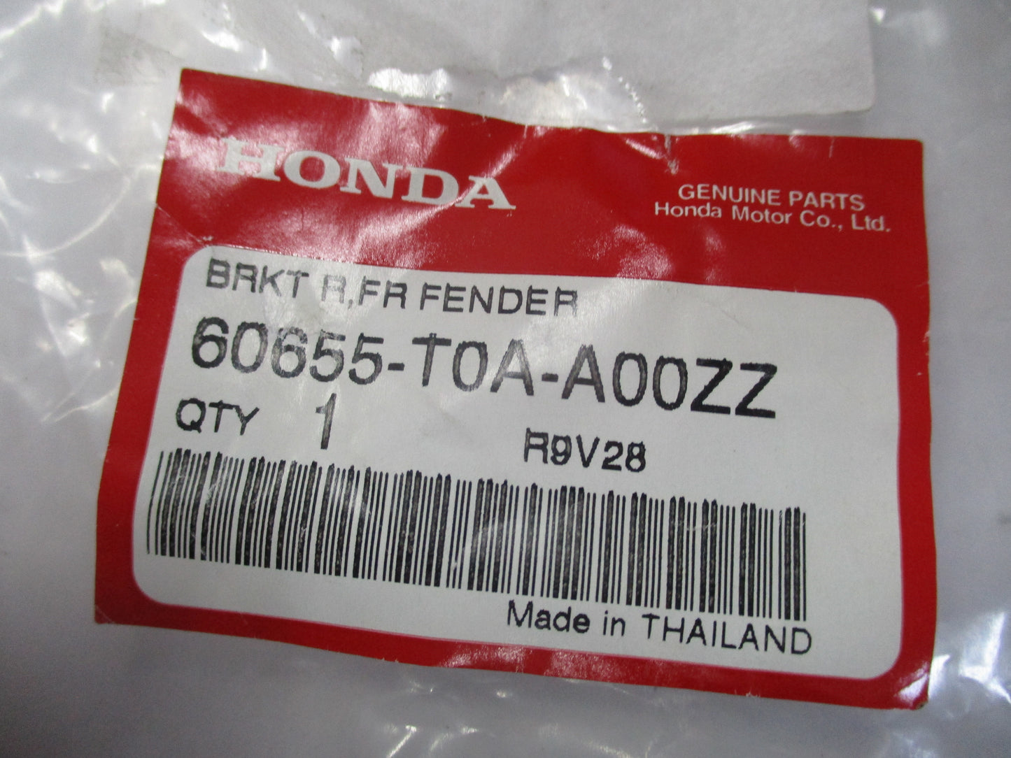 Honda CR-V Genuine Front Right Guard Bracket New Part