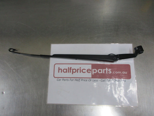 Toyota Landcruiser VDJ78/VDJ76 Genuine Passenger Side Wiper Arm New Part