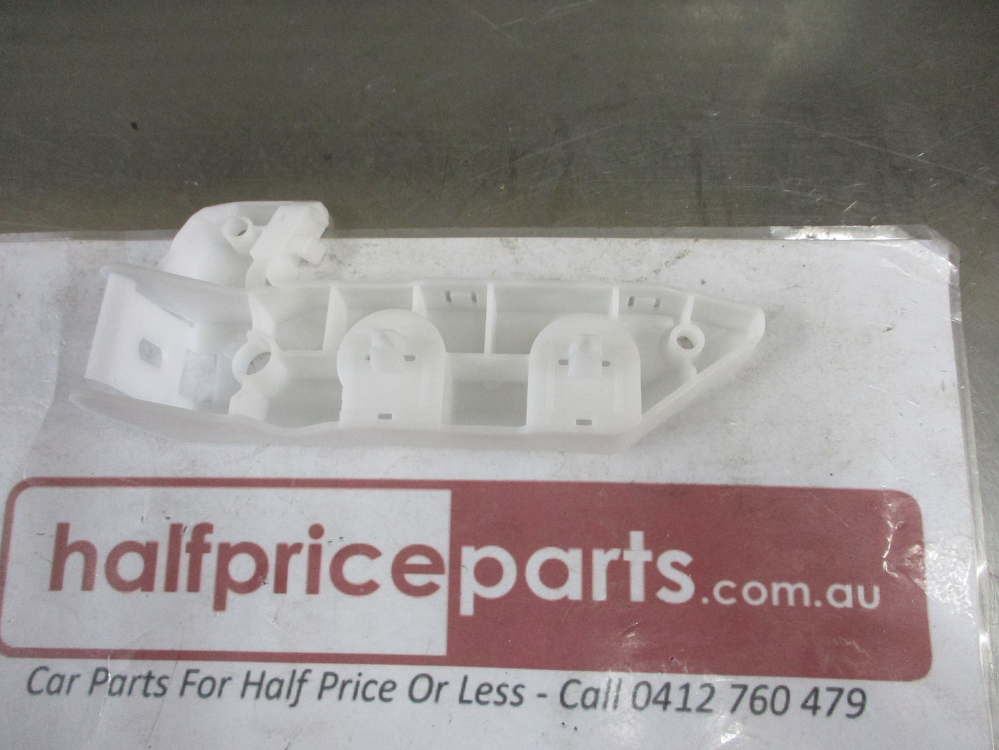 Nissan X-Trail T31 Genuine Right Hand Front Bumper Side Bracket New Part