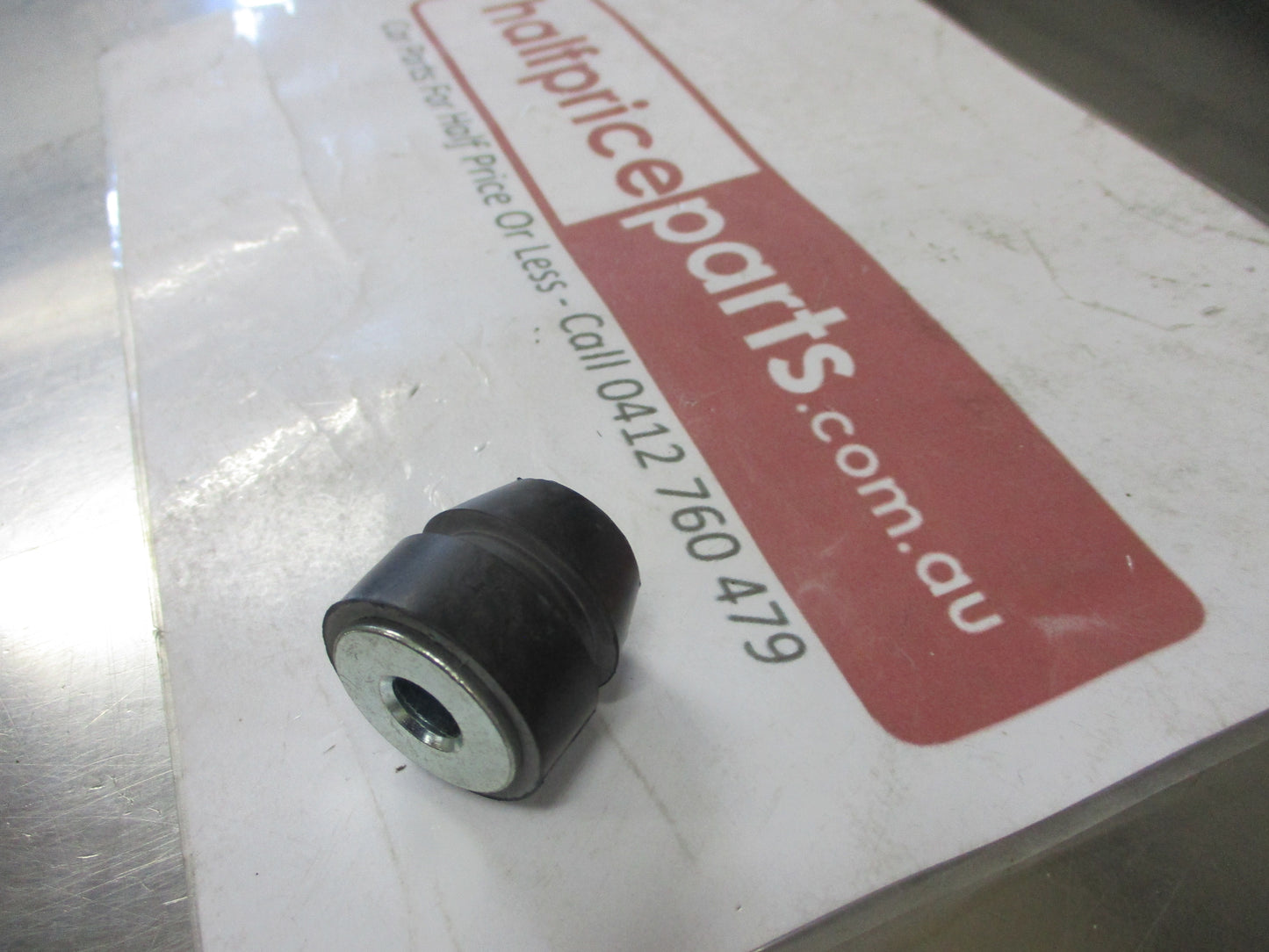 Holden RG Colorado Genuine Air Cleaner Mounting Bush New Part