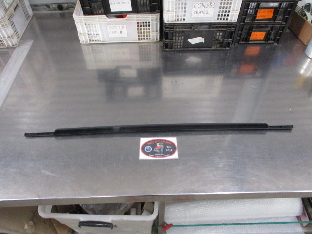 Hyundai Santa Fe Genuine Right Hand Rear (Drivers) Outside Weather Strip Belt New Part