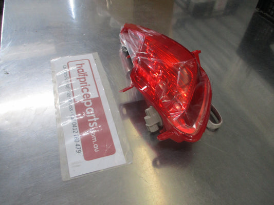 Hyundai Santa Fe Genuine Right Hand Rear Bumper Fog Light Assembly (Drivers) New Part