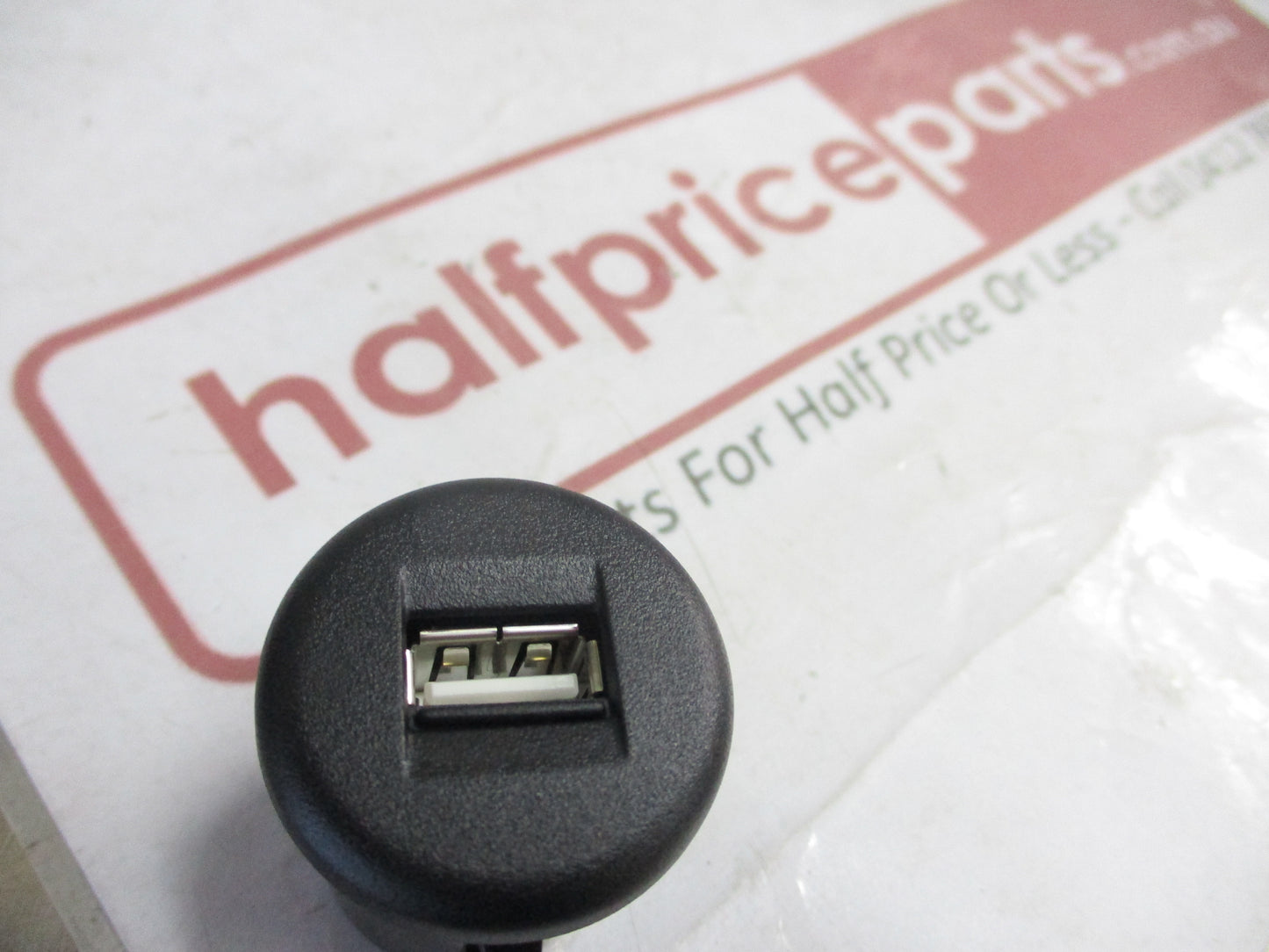 Suzuki Jimny JB64W-XG-XL-XC Genuine USB Socket New Part