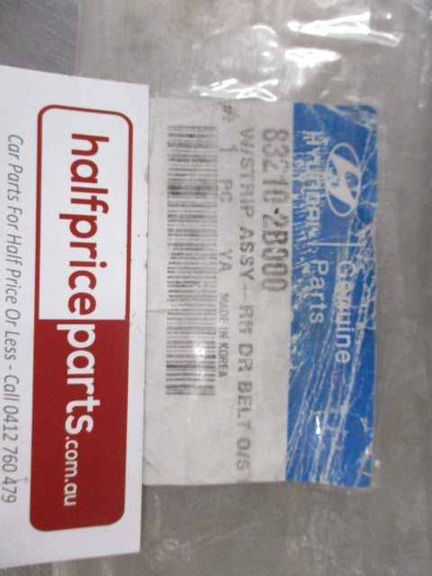 Hyundai Santa Fe Genuine Left Hand Rear Door Weather Strip New Part