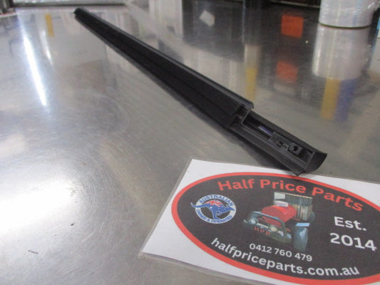 Hyundai Tucson Genuine Left Hand Front Outer Door Weather Strip New Part