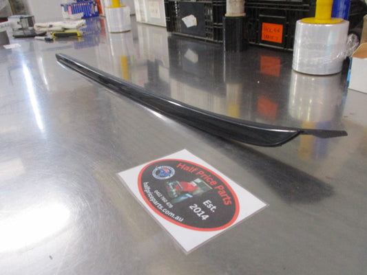 Hyundai Santa Fe Genuine Right Hand Front Reveal Moulding New Part