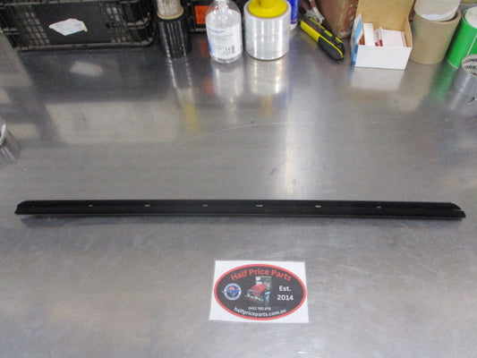 Hyundai Elantra Genuine Right Hand Front Inside Belt Moulding New Part