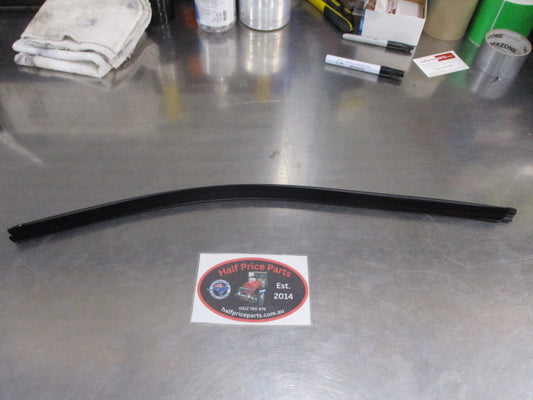 Hyundai Tucson Genuine Left Hand Front Window Belt Weather Strip Seal New Part