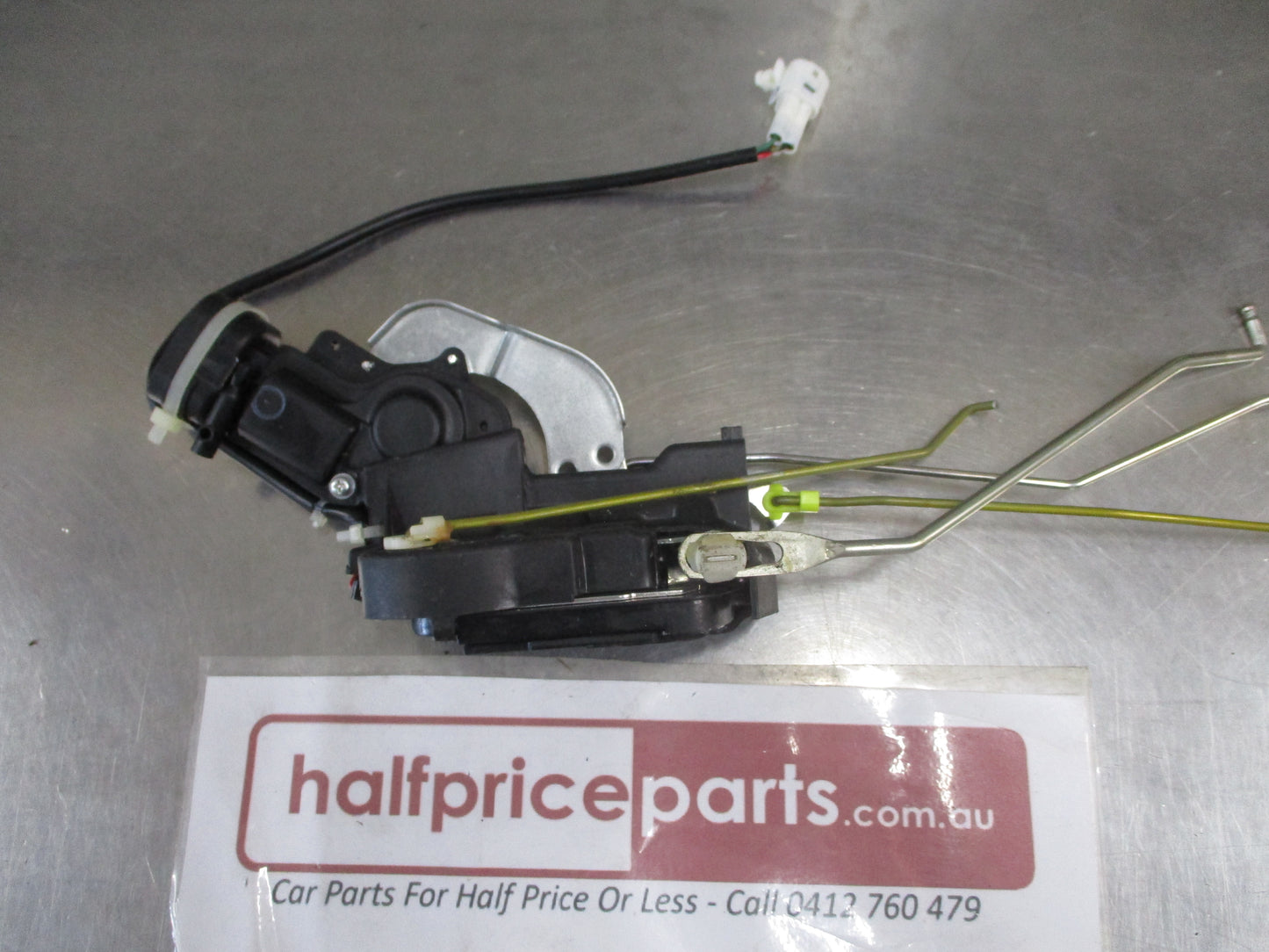 Suzuki Grand Vitara Genuine Left Hand Front Door Latch Assembly New Part