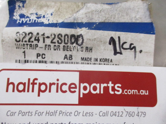 Hyundai Tucson Genuine Right Hand Front Window Belt Mold Seal New Part