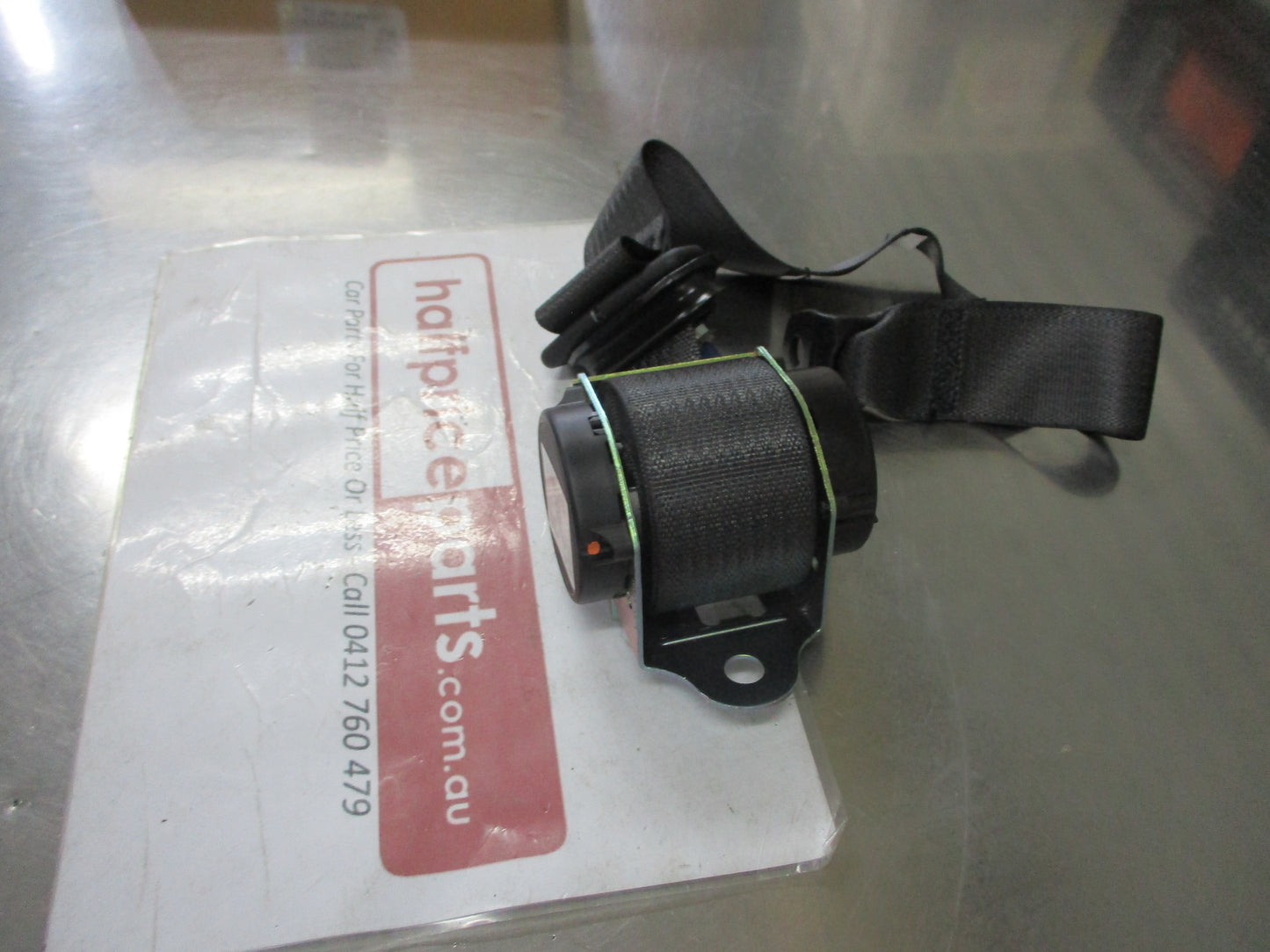 Holden Trailblazer Genuine 2nd Row Left Hand Side Retractorable Seat Belt New Part
