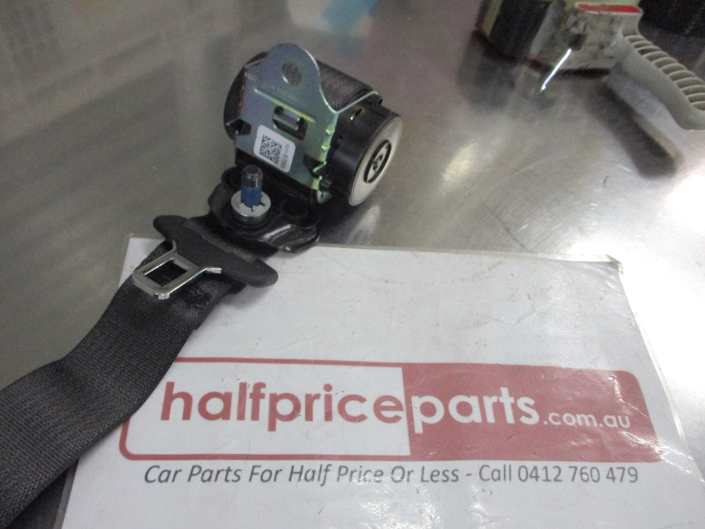 Holden Trailblazer Genuine 2nd Row Left Hand Side Retractorable Seat Belt New Part