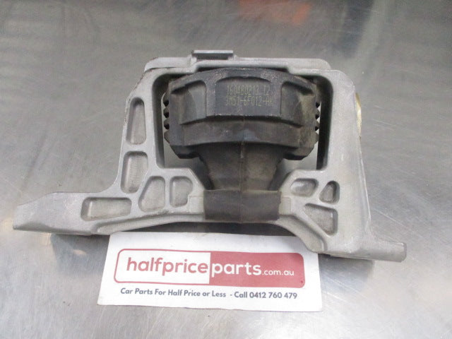 Ford Focus/Volvo C30/S40/V50 Genuine Right Hand Front Engine Support Mount New Part