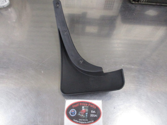 Hyundai Santa Fe Genuine Right Hand Rear Wheel Mud Flap ONLY New Part
