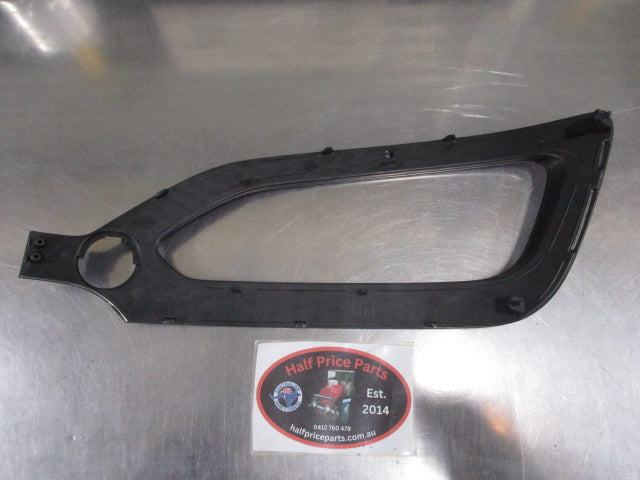 Hyundai Santa Fe Genuine Right Hand Front Fog Light Trim Cover New Part