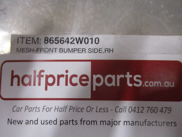 Hyundai Santa Fe Genuine Right Hand Front Fog Light Trim Cover New Part